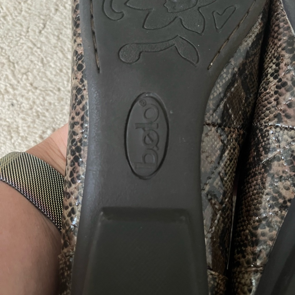 Brown Classic Flats with Rounded Toe Design - Picture 3 of 3